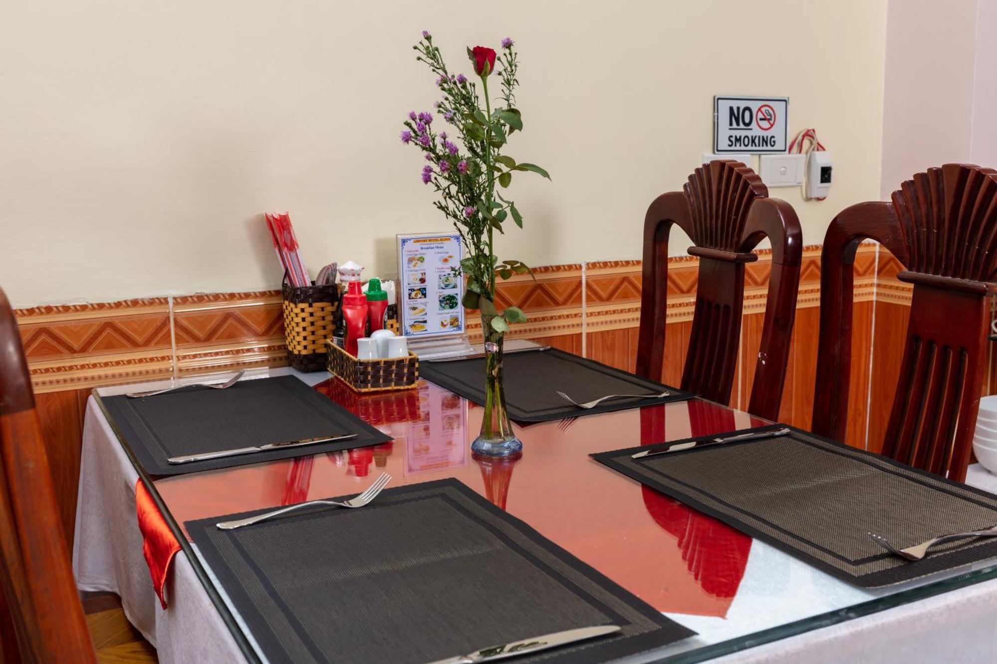 Viet Village Airport Hotel & Restaurants Hanoi Eksteriør billede